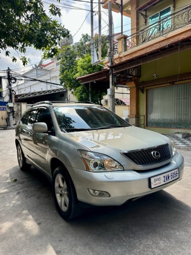 Lexus RX330 ឆ្នាំ2004 ប៉ុង1 half full