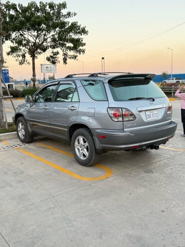 RX300 03 លក់ 13500$ ចរចា