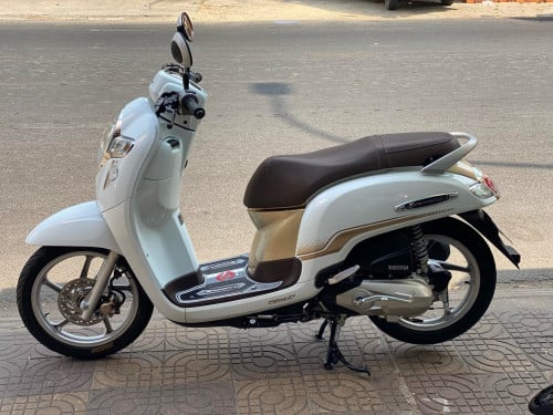 Scoopy018 មានឯកសារត្រឹនត្រូវ