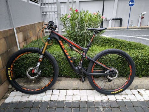 Scott carbonសុទ្ធ