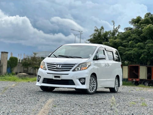 TOYOTA ALPHARD 2012