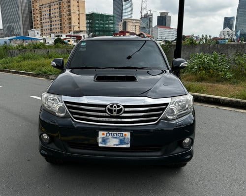 TOYOTA Fortuner 2012 ម៉ាសុីននៅខ្ជីណាស់