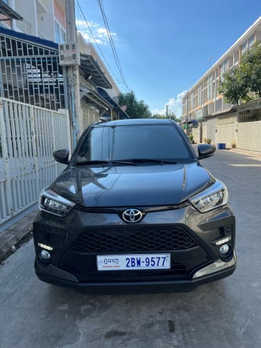 TOYOTA RAIZE ឆ្នាំ2023ឡានកម្មុង់ខ្លាញ់គោ បិតស្កុត1ជុំ  ឡានស្អាតនៅសានុំហ្សុិនមិនបាញ់សូម្បីតែកាង