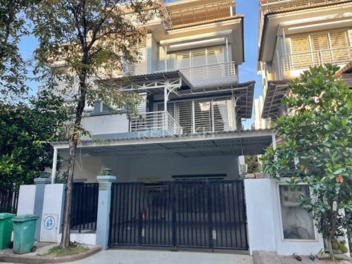 Twin Villa for rent at Russey Keo 598