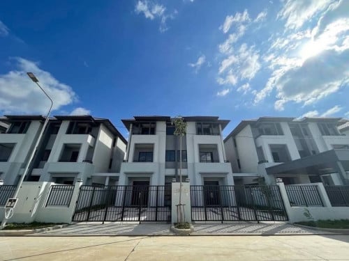 Twin Villa for sale at Borey Chip Mong 60m Landmark 60m