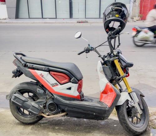 ម៉ូតូនៅស្អាត ម្ចាស់ផ្ទាល់