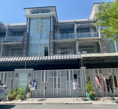 វិឡាកូនកាត់សំរាប់លក់បន្ទាន់ទីតាំង បុរីអ័រគីដេរផ្លូវ២០០៤