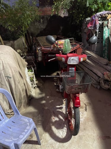 លក់ម៉ូតូជប៉ុនតែមឆេះនិងរម៉កសណ្តោងដឹកទំនិញ