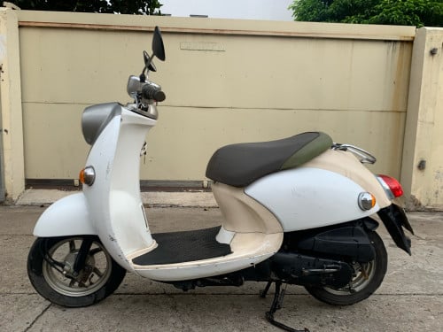 ម៉ូតូលក់​