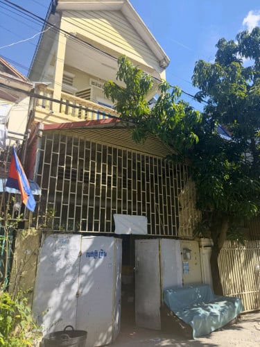 ផ្ទះជួលម្ដុំពេទ្យកូរ៉េ ផ្សារតាំងកសាង 7បន្ទប់ដេក 4 បន្ទប់ទឹក