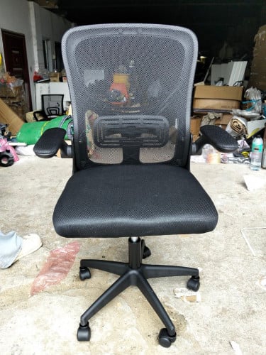 កៅអី វិល មាំ ធន់ ថ្មី