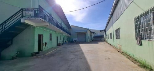 ឃ្លាំងជួល ចោមចៅ