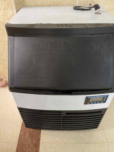 ម៉ាស៊ីនផលិតទឹកកកខ្នាត 105kg