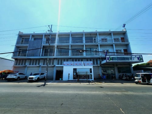 អាគារ៣ល្វែងទំលាយចូលគ្នាដាក់ជួលនៅលើផ្លូវធំ371