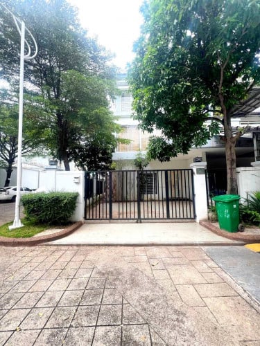 វីឡាភ្លោះកែងសម្រាប់ជួលនៅបុរី ប៉េងហួតស្ទឹងមានជ័យ (មានម៉ាស៊ីនត្រជាក់ 4គ្រឿង)