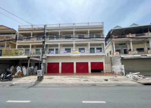 ផ្ទះ 4 ល្វែងជួលក្បែរអង់តែនទួលគោក