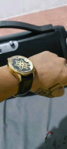 លក់នាឡិកា នៅស្អាត75$