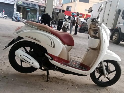 ម៉ូតូលក់យកលុយបង់ផ្ទះជួល 950$ចរចា