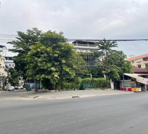 ហាងកែងសម្រាប់ជួល នៅបឹងត្របែក | Corner shop for rent in Boeung Trabek