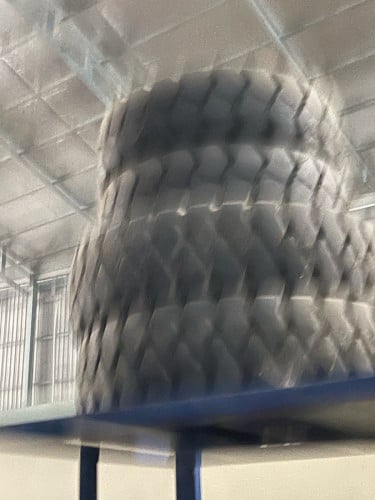 កង់Froklift 2.5T មួយយុត​ តំលៃ200$ (កង់ប្រេីខ្យល់)