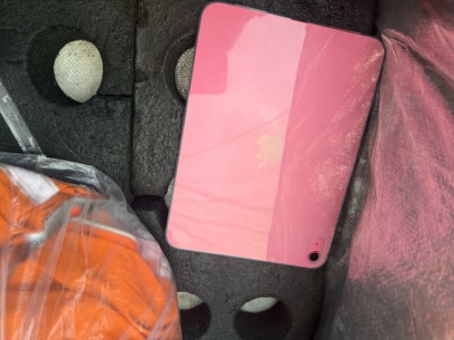 លក់ iPad (A16) នៅស្អាត99% តម្លៃ355$