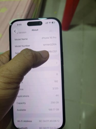 ខ្ញុំចង់លក់ Iphone 16 pro 256g code Zp 98%