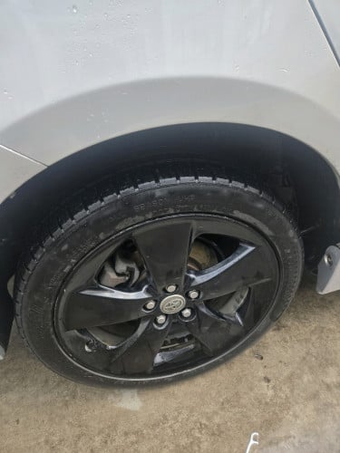 យ៉ាន់ Options 5 សំបកកង់ 90% លក់