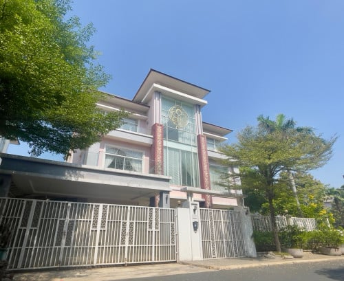 វិឡាឃីងកែងសំរាបលក់បន្ទាន់ ក្នុងបុរីOrkide