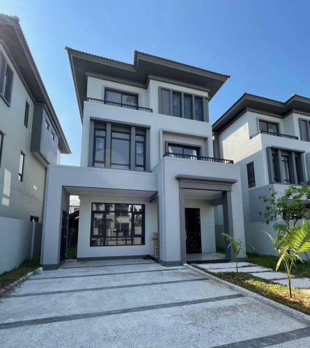 វិឡាQueen B សំរាបលក់បន្ទាន់ក្នុងបុរី Chip Mong 50m