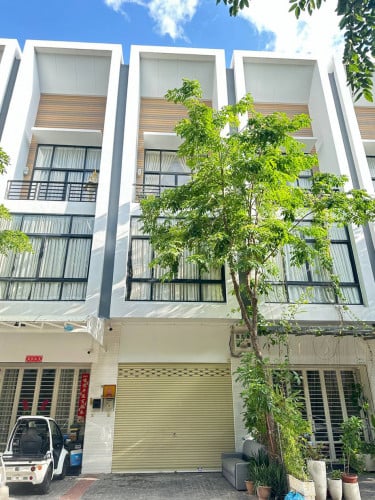 ផ្ទះអាជីវកម្មសម្រាប់ជួល | Shophouse For Rent Borey Peng Huoth Boeung Snor