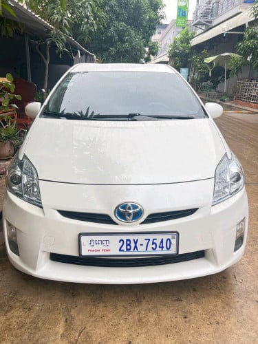 ឡានលក់ Toyota Prius 2010 option 3 ធានាឡានស្អាតរៀបចំហើយ តំលៃ16400$ចរចា