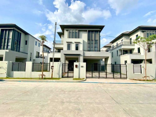 🏠វីឡាឃ្វីនសម្រាប់ជួលនៅក្នុង បុរីជីបម៉ុងលែនម៉ាក៦០ម៉ែត្រ