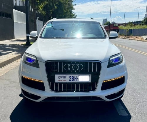 🔥AudiQ7 011V6សាំង ឡានស្អាតម៉ាសុីនប្រអប់លេខអ៊ែម ផ្លាកលេខ2BH បេីកដំបូល2តង់