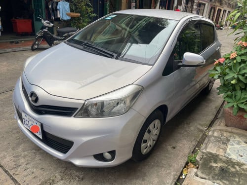 ថ្មីខ្លាំងណាស់ Vitz 2013 Full Option