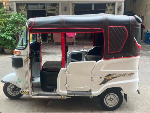 025 ដូចថ្មី លក់ ទើបប្រើបាន 9000kg បន្តិច