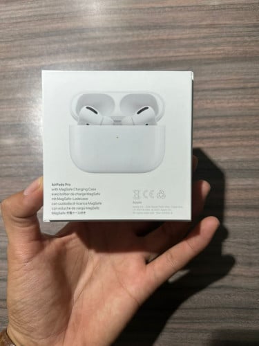 110$ earbud Ipod pro 1 98% with box and had warranty before