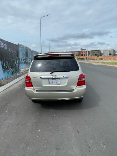 Car for sale Highlander 03 V6 pong1 ឡានស្អាតអត់ច្រេះ អត់បុក ទឹកថ្នាំនៅស្រីន៩០% ក្នុងលឿង