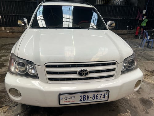 Highlander 2001 Limited  ប៉ុង2 ឡានស្អាតទឹកថ្មាំហ្សុីនមួយជុំ
