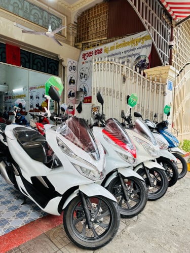 Honda PCX 018 សោស្មាតឃីកម្លាំង150cc ម៉ាស៊ីនតាន់ហាប់នែនស្ងាត់ជិះស្រួលស្ទុះមិនលាន់មិនហុយមានពន្ធកាតគ្រឺ