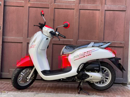 Honda Scoopy សេរី2023 Smart Key របស់ក្រុមហ៊ុន 4ពាន់គីឡូ ម៉ូតូស្អាត98%