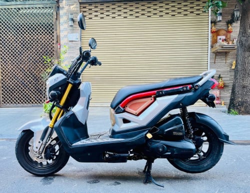 Honda ZOOMER x (110cc, year2016, 680$) have all documents