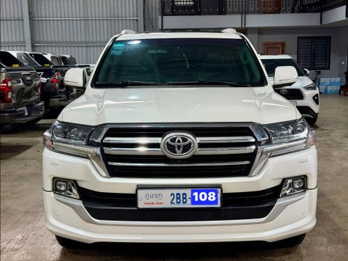 Land Cruiser GXR 2019V8 សាំង Grand touringថ្នាំសុីន 100%