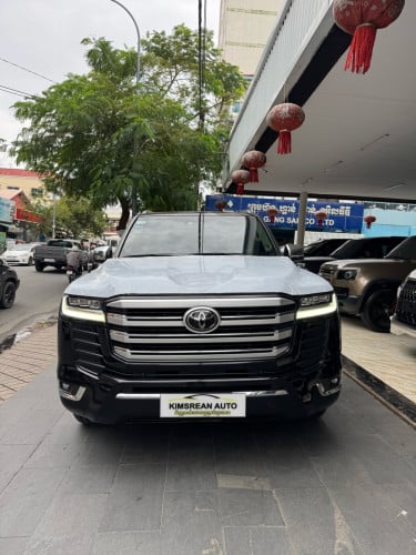 LAND CRUISER VXR 2022 V6 4.0L សាំង​ ( មួយទឹក​ )