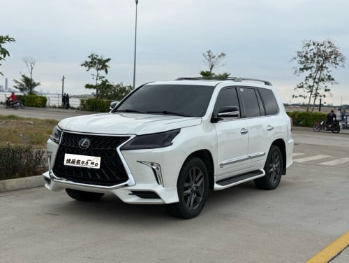 Lexus LX570