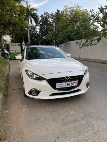 MAZDA 3 មេឡាន