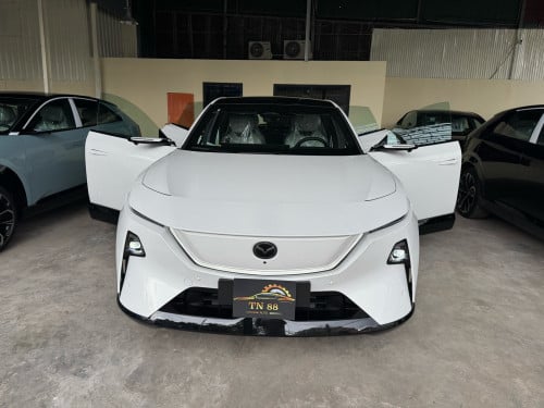 Mazda ez60 ពណ៍ ស