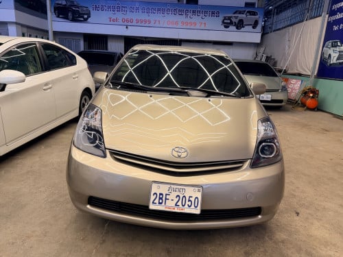 Prius 2005 h/f (8850$)