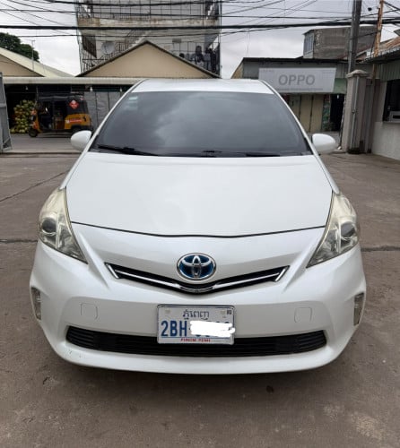 Prius v 012 ចង់លក់ធានាជូនទឹកថ្នាំសិនមួយជុំ