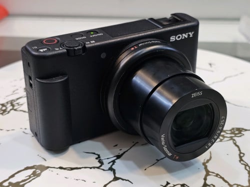 Resell camera sony ZV1