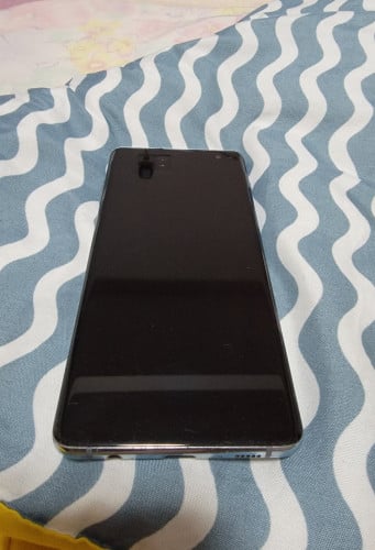 Samsung S10+ 128g ឆ្នូតអេក្រង់ 1 លាញ